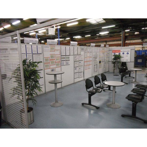 espaceinfo-panneau-suivant-l-1038-x-h-2088-mm-mixte-pvc-et-stratifie-gris