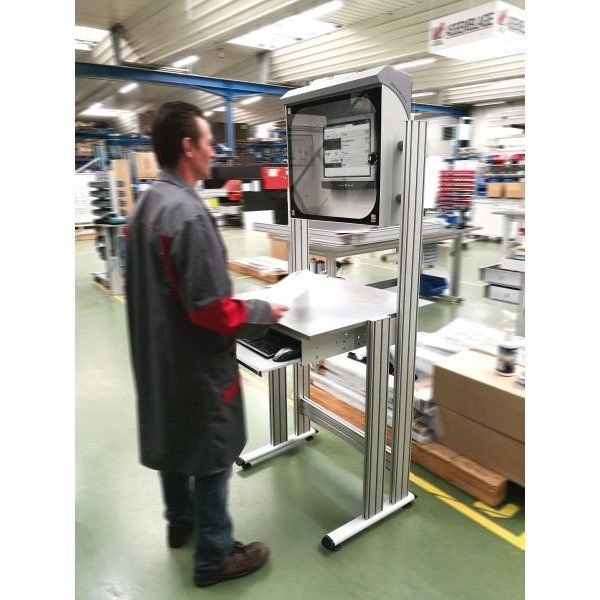 mobipost-600c-l-764-x-p-700-x-h-1700-mm-sur-pieds-avec-coffret-de-protection-ecran