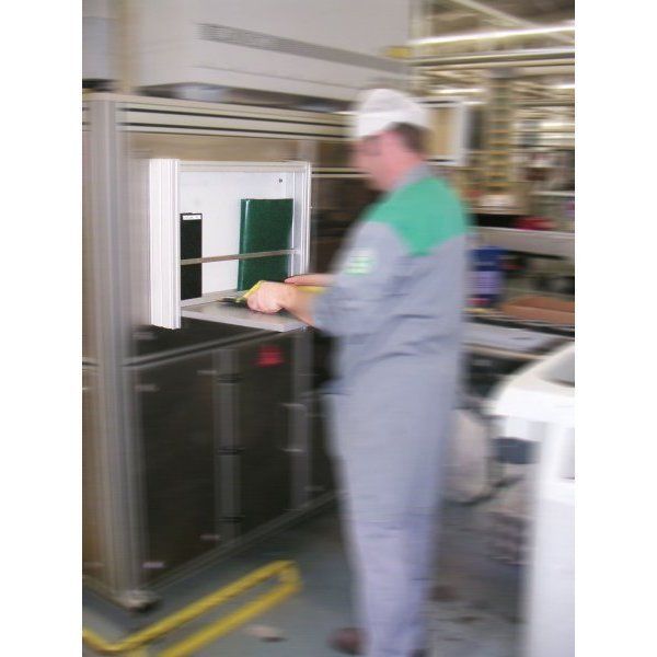 qualipost-200b-mural-l-1264-x-p-500-x-h-900-mm-avec-plateau-non-rabattable