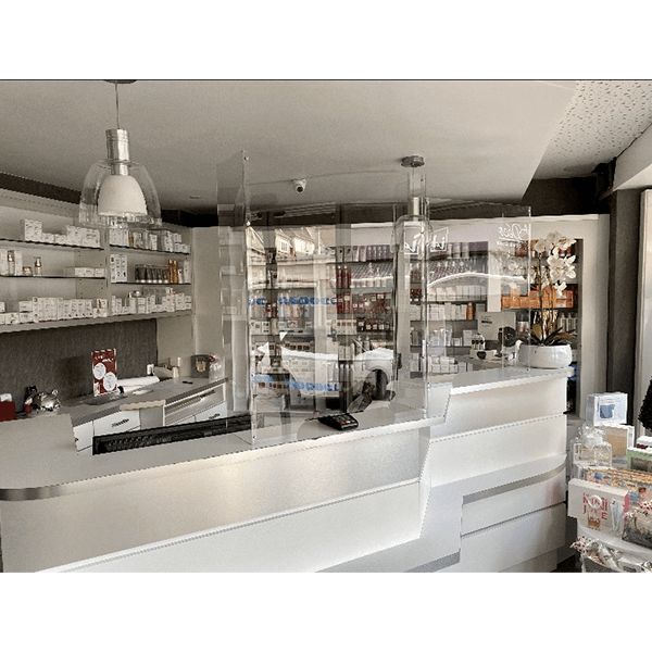 paroi-de-protection-fixation-par-2-etriers-680-x-880-mm