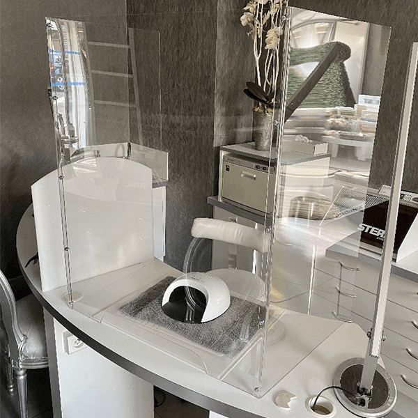 paroi-de-protection-fixation-par-2-etriers-680-x-880-mm