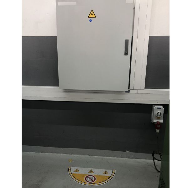 pictogramme-adhesif-interdit-de-stocker-jaune-l-610-x-l-305-mm