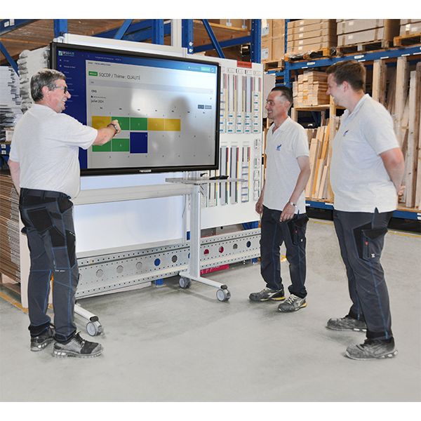 e-meeting-ecran-interactif-tactile-105-l-25072-x-h-11301-mm-avec-support-mural