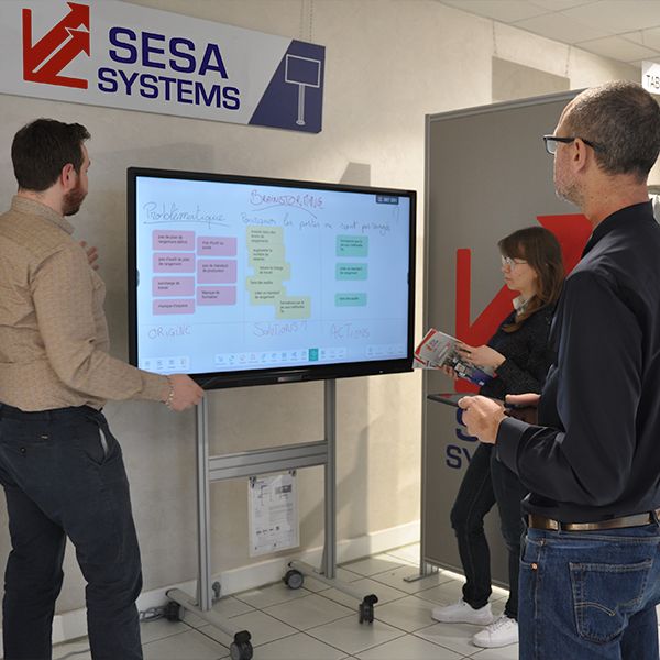 e-paperboard-55-l-1269-x-h-773-mm-pietement-sur-roulettes-o-75-mm