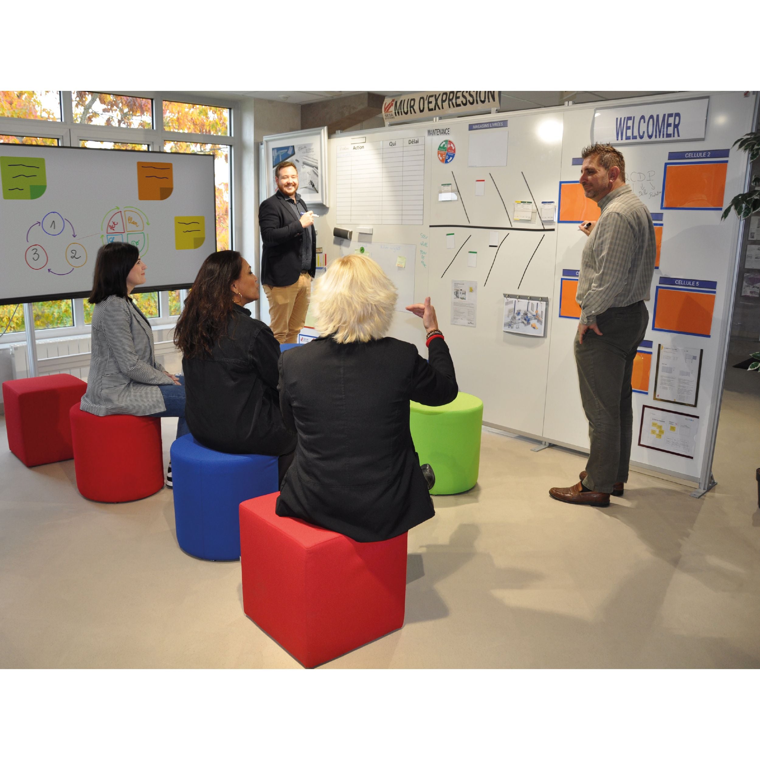 mur-dexpression-sur-pieds-l-4000-x-h-2000-mm-email-e3-blanc-de-4-panneaux